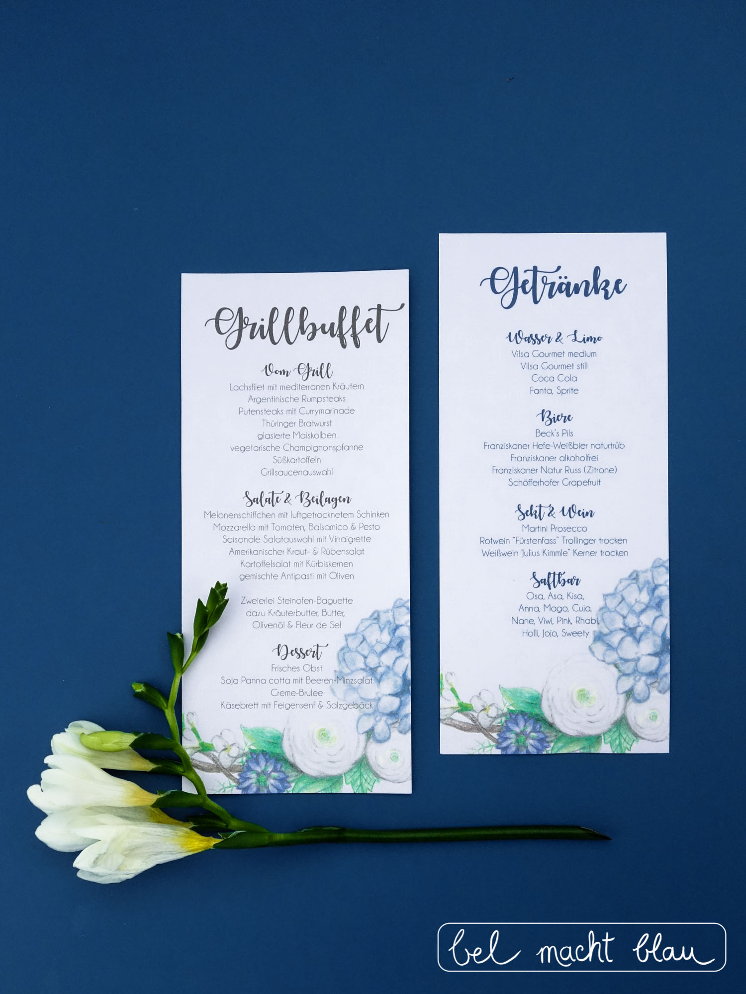 Buffetkarten mit blauen Hortensien // Getränkekarte für die Hochzeit // Hochzeitspapeterie für unsere Familienhochzeit im Sommer // blue hydrangea // wedding buffet