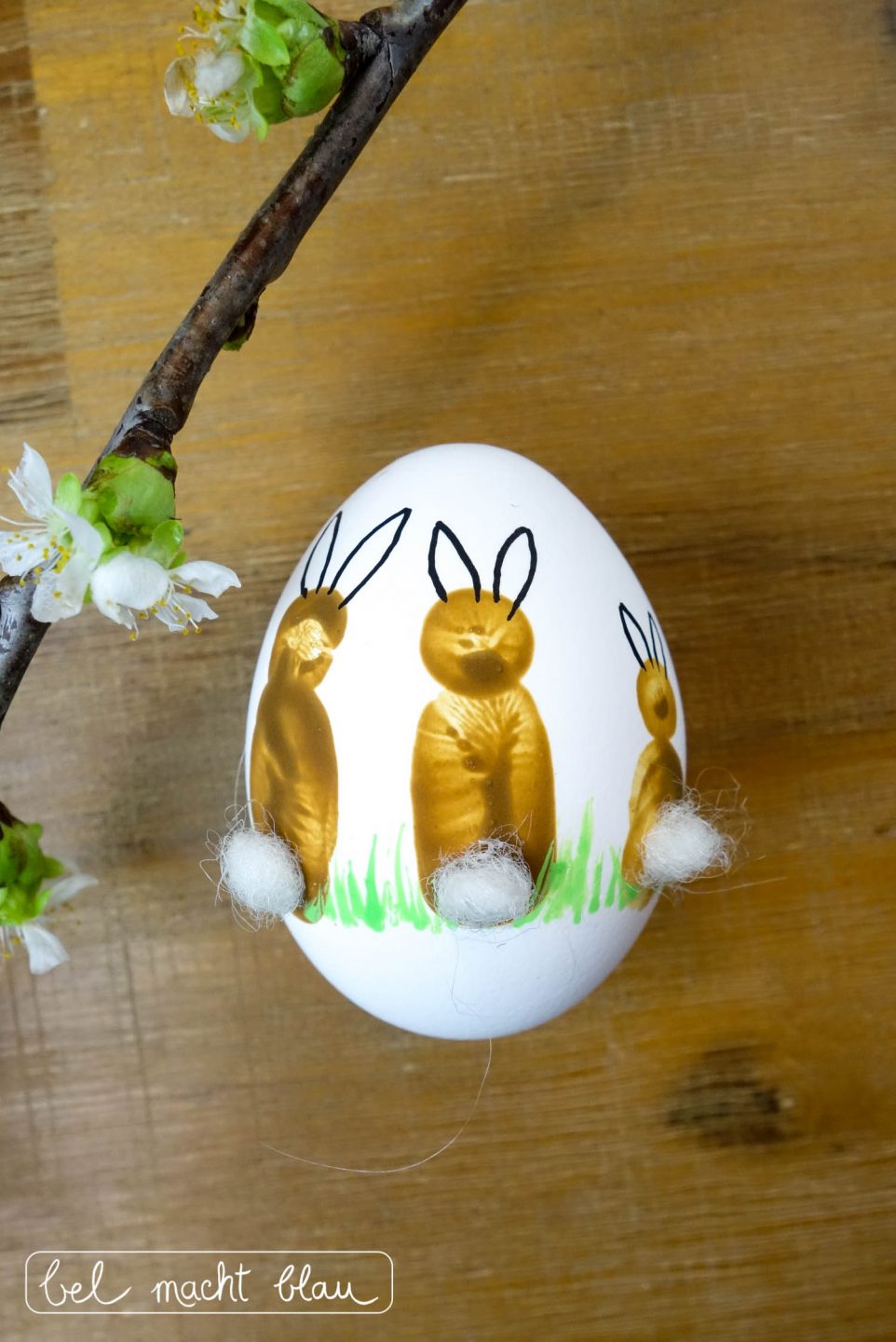 Fingerabdruck-Ostereier - niedliche Osterhasen-Idee für Ostern - Malen mit Kindern