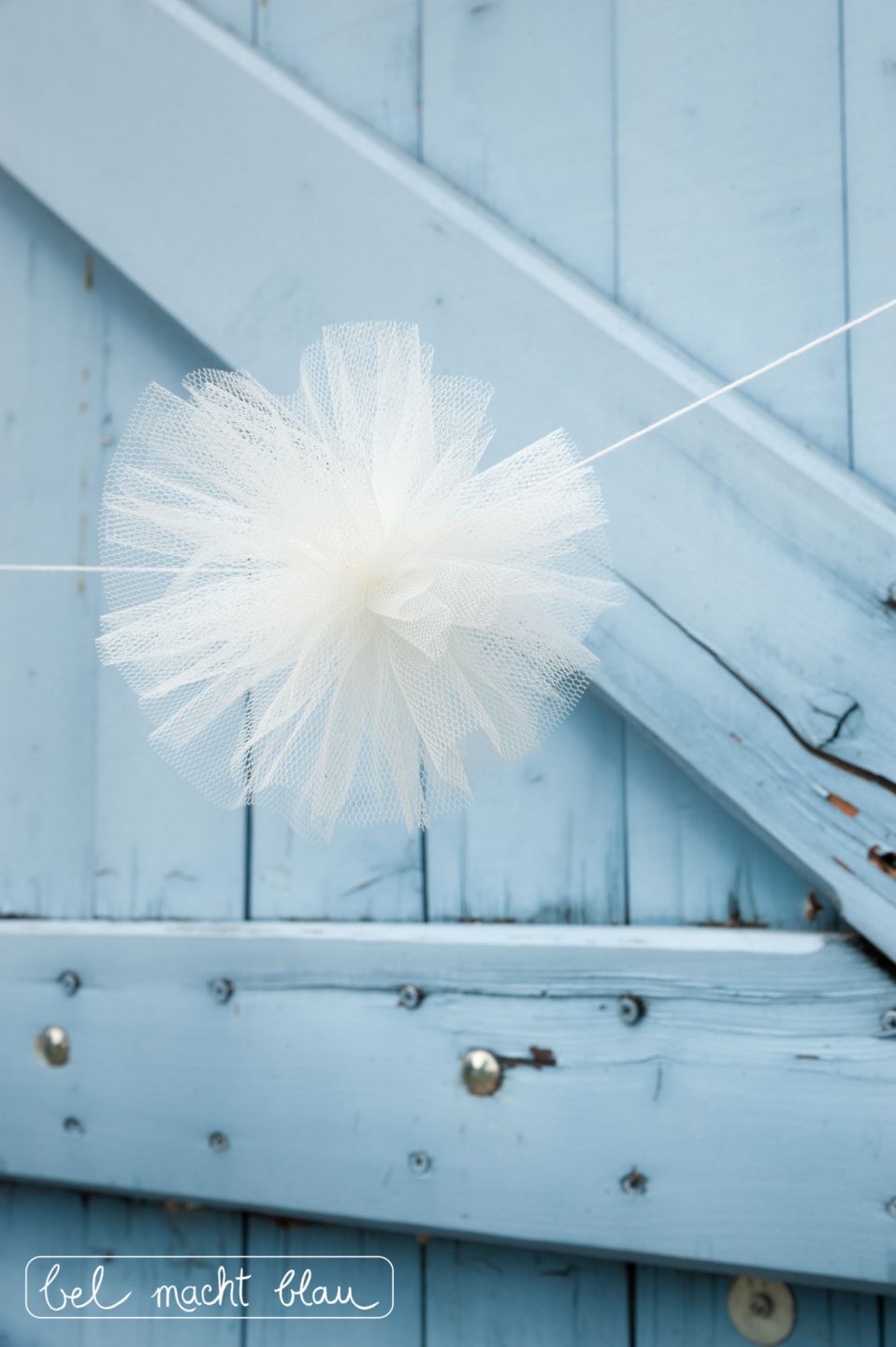 Pompomgirlanden selbermachen - vier tolle DIY-Ideen für Hochzeitsgirlanden