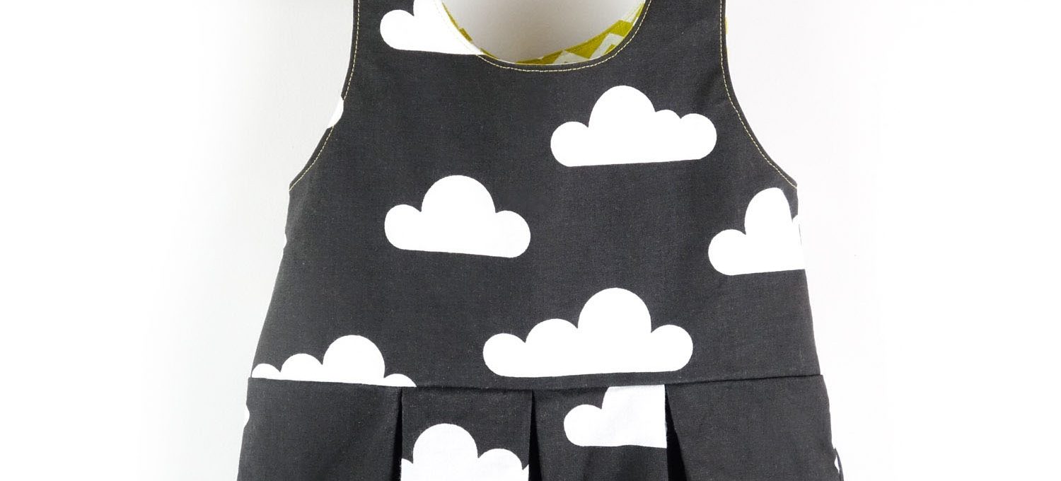 Ein Mädchenkleid für die Beerdigung - Schnitt: Knoopkleed von groeny - aus tollem Wolkenstoff