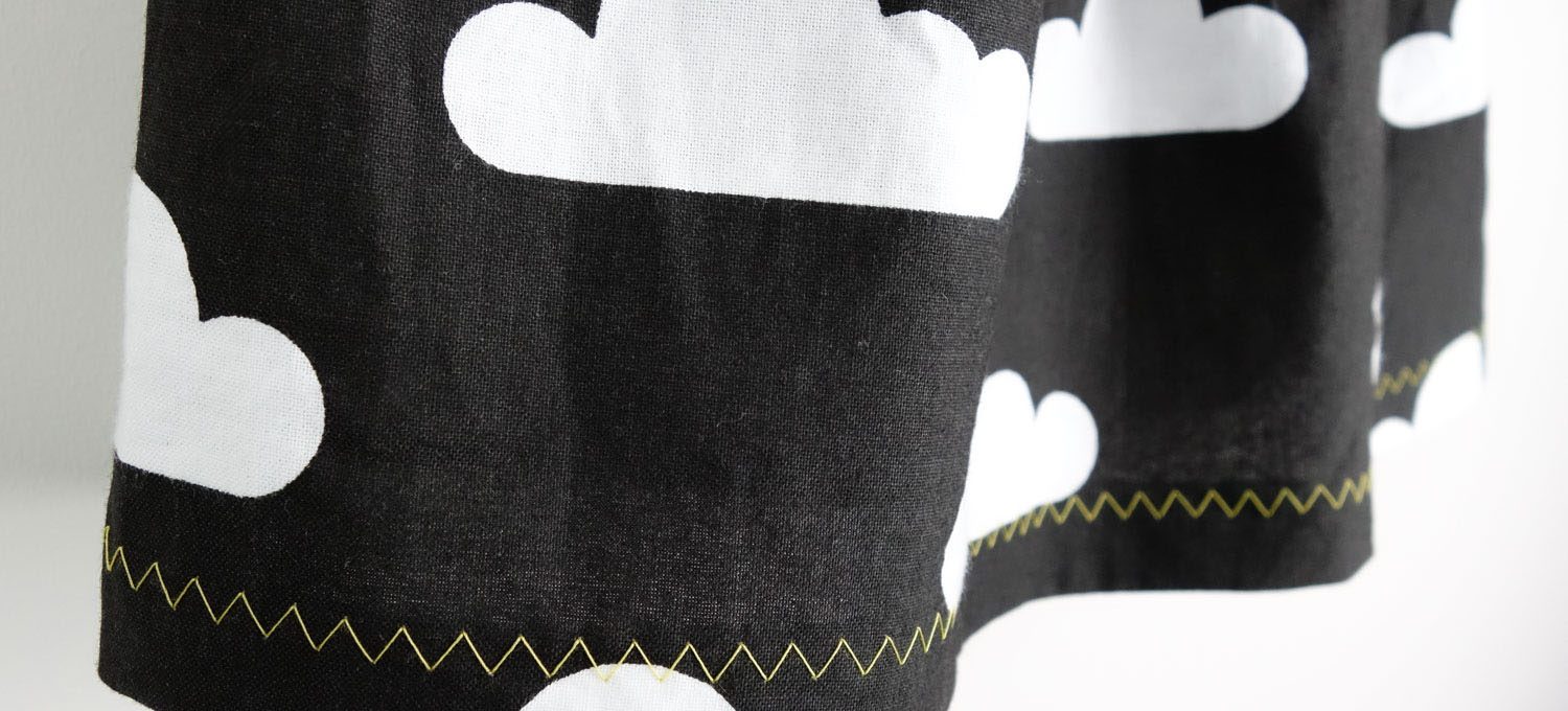 Ein Wolkenkleid für die Beerdigung - Mädchenkleid aus Wolkenstoff - Schnitt: Knoopkleed von groeny