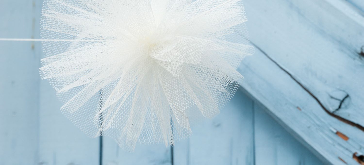 Pompomgirlanden selbermachen - vier tolle DIY-Ideen für Hochzeitsgirlanden