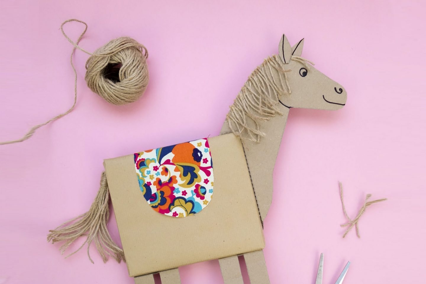 DIY Pferde-Geschenkverpackung: Bastelanleitung mit Vorlage, Verpackungsidee für Kindergeburtstag